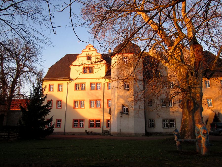 File:Schloss Kromsdorf, Südseite.JPG