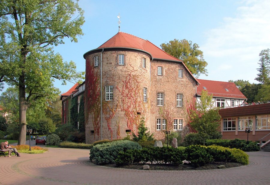 File:20041001600DR Stadtlengsfeld (Dermbach) Burg Lengsfeld.jpg