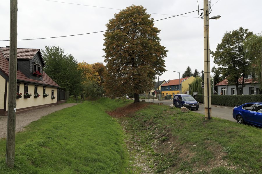 File:J24 034 Kühnhausen, Weißbach.jpg